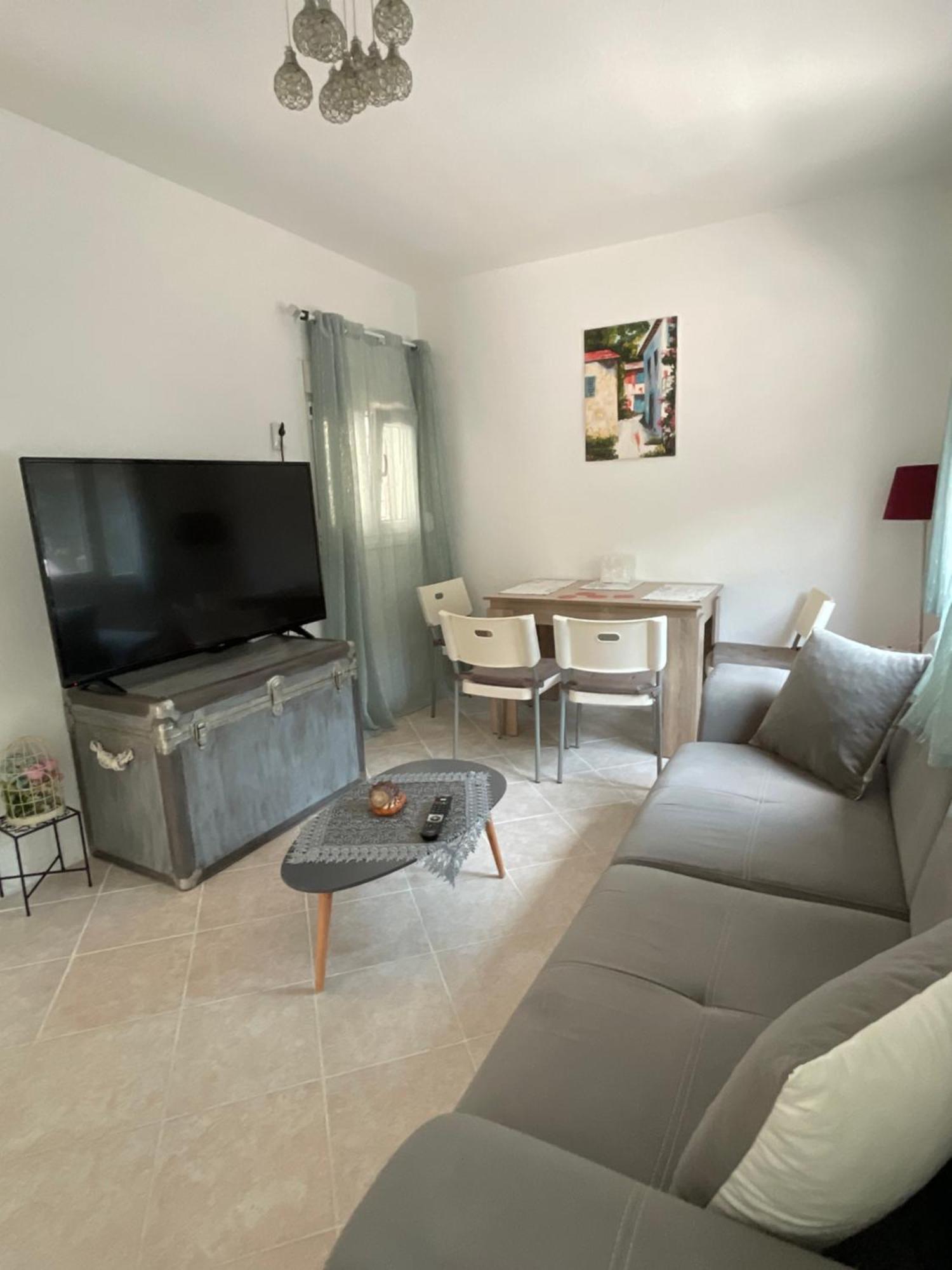 Comfy Myrvalis Apartment Agia Triada  Exterior photo